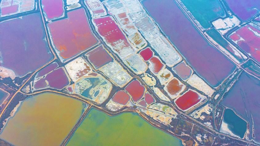 初冬時節山西運城鹽湖色彩斑斕