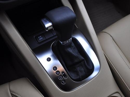 ����߀������1.6L�����b�����l�әC܇��