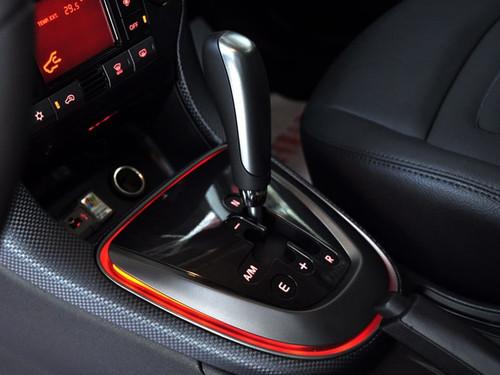 ����߀������1.6L�����b�����l�әC܇��