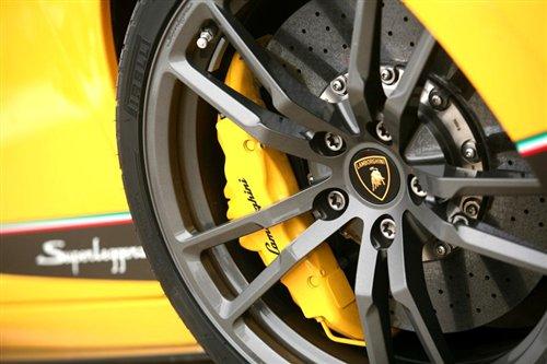 ��ŭ�Ĺ�ţ ԇ�{�m������Superleggera ��܇֮��