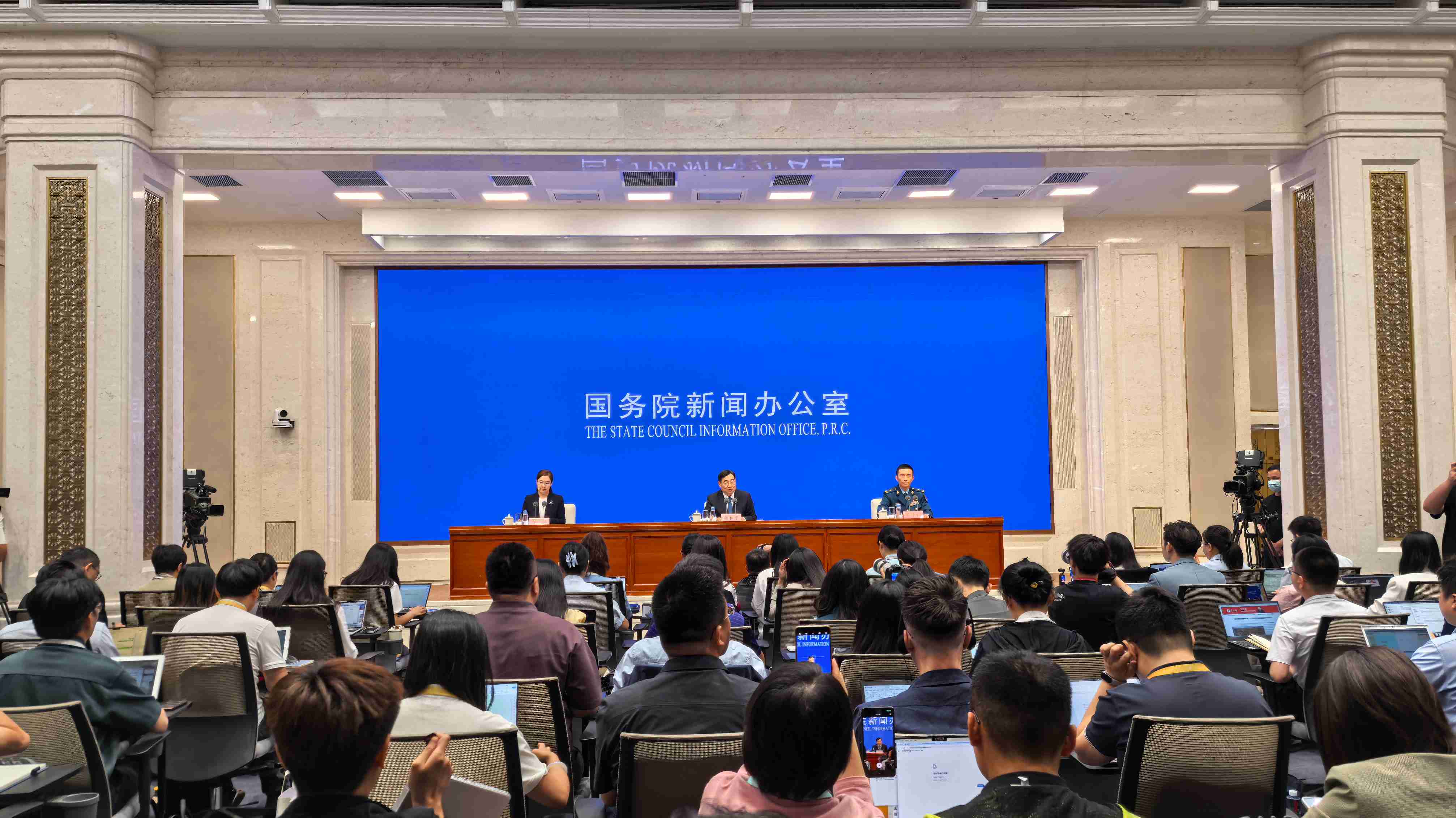 國新辦就中國人民抗日戰爭暨世界反法西斯戰爭勝利80周年紀念活動總體安排舉行發布會 