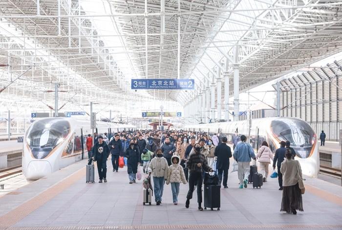 春節假期最后一天 全國鐵路迎返程客流高峰